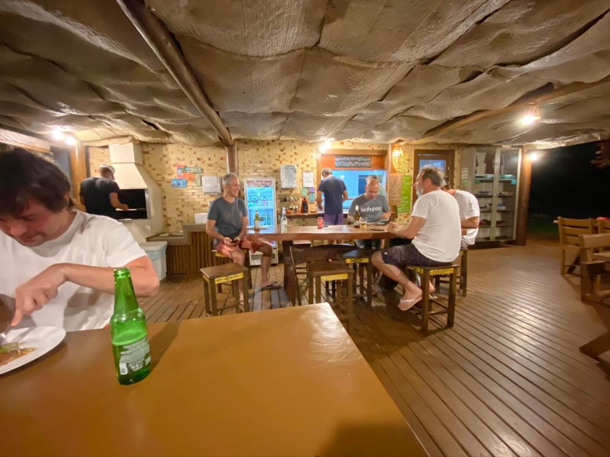 Отель Bahia Surf Camp Abrantes Экстерьер фото